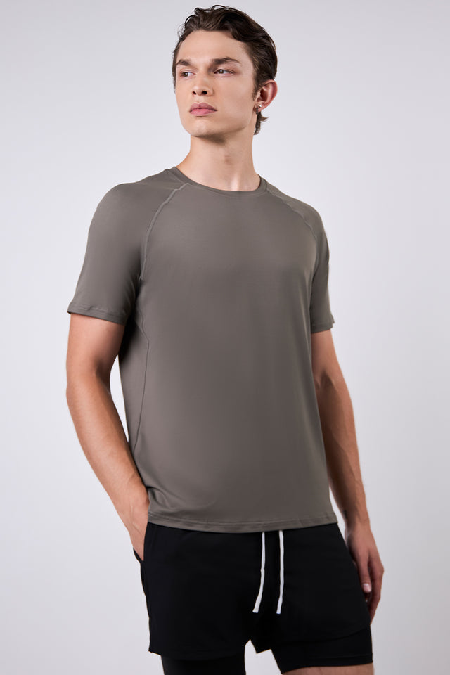 Motion Essential Tee