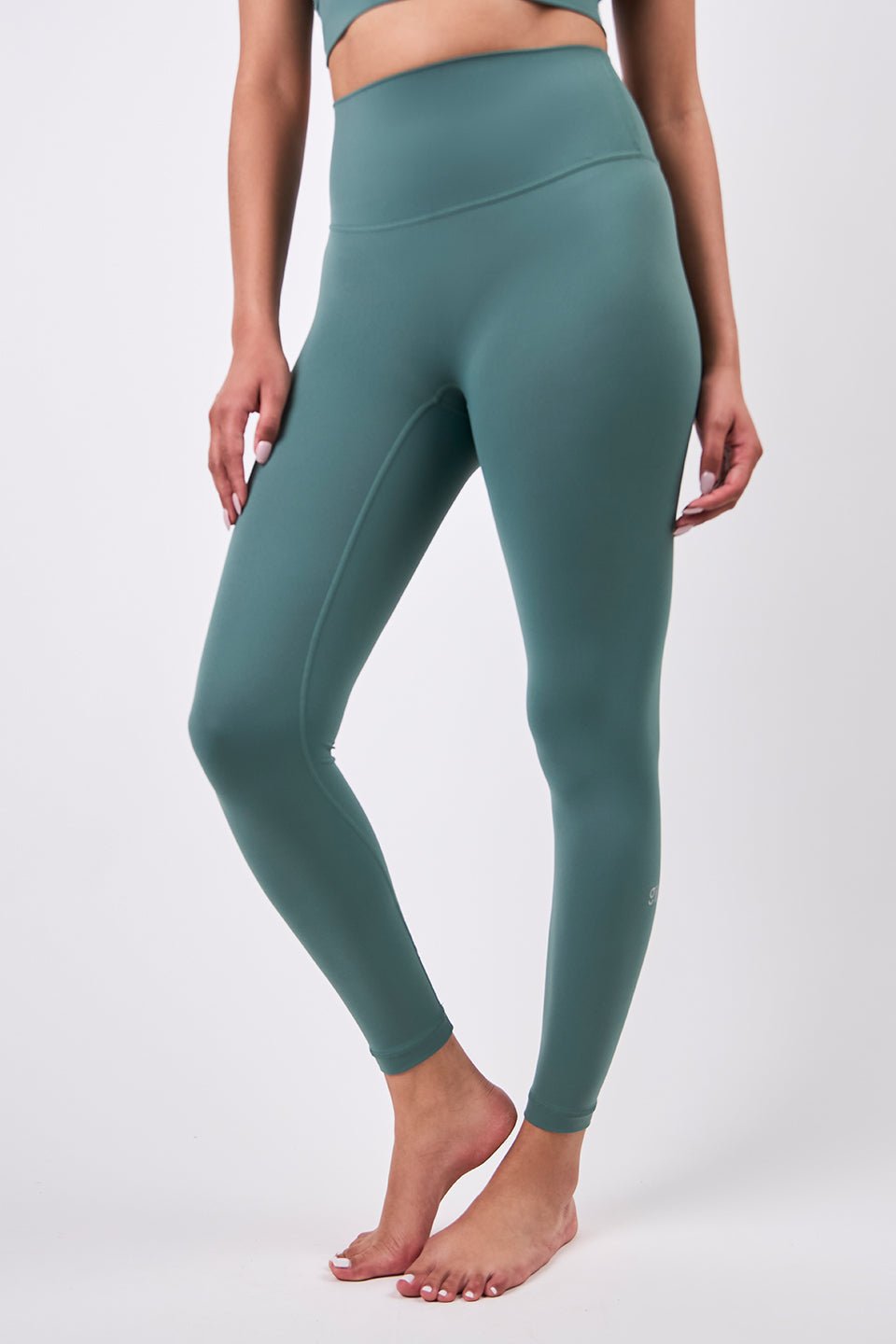 Glosoft High Waist 7/8 Pocket Legging - Glory in LA